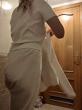 ManuelaX online show from February 2026 08:26:01 PM