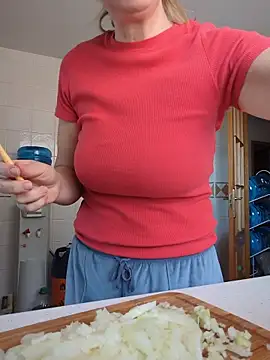 ManuelaX online show from February 2026 12:18:02 PM