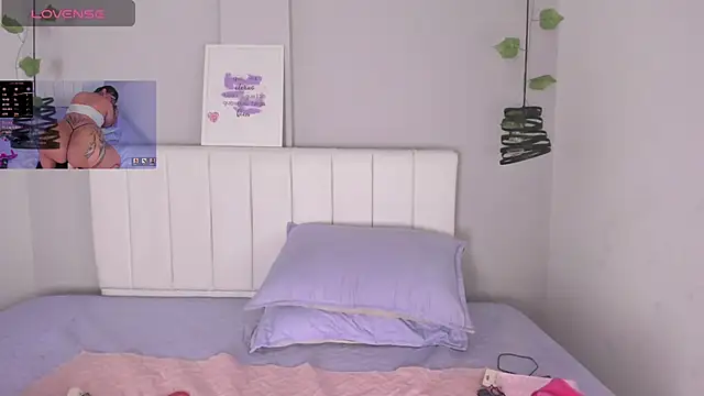 scarletth jhonsom1 online show from April 2026 05:20:02 AM