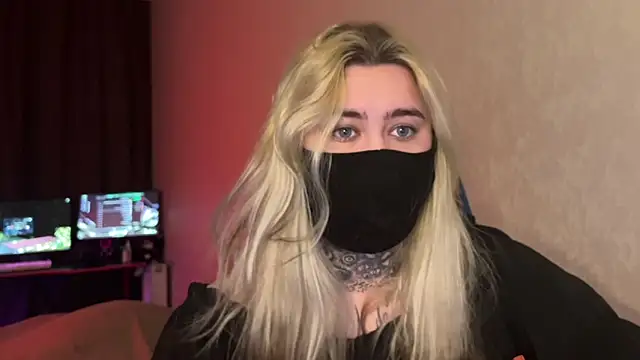 Xtoni  online show from March 2026 08:36:02 PM