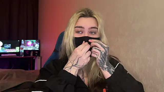 Xtoni  online show from March 2026 08:37:01 PM