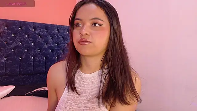 Snapshot of Catalinaa01 chatting on July 2026 01:07:02 PM Catalinaa01 online show from July 2026 01:07:02 PM