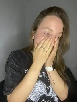 NeEdnaBradley online show from March 2026 06:32:01 PM