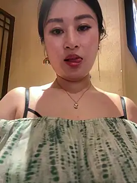 Yolanda9 online show from May 2026 04:04:02 PM
