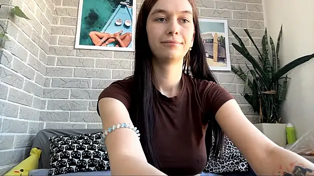 LaraDraggoo online show from March 2026 12:16:02 PM