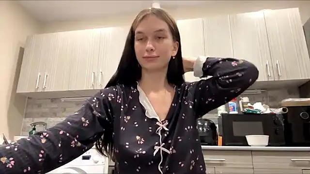 LaraDraggoo online show from March 2026 07:15:01 PM