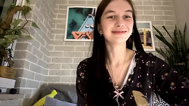 LaraDraggoo online show from March 2026 06:09:02 PM