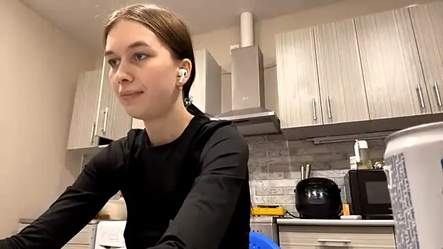 LaraDraggoo online show from March 2026 06:39:01 PM