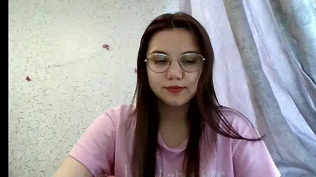Aurora Breeze online show from May 2026 11:02:02 AM