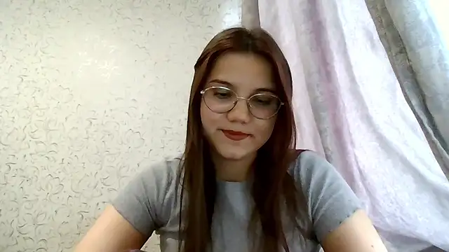 Aurora Breeze online show from May 2026 12:25:01 PM