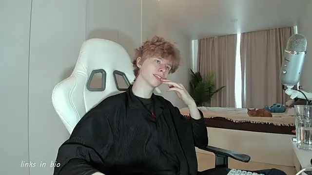 Wawesuc online show from April 2026 06:03:02 AM