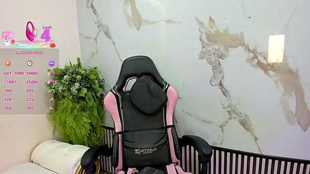 Gigi cutte  online show from April 2026 10:17:02 AM