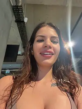 RaniaSnow online show from April 2026 12:33:01 PM