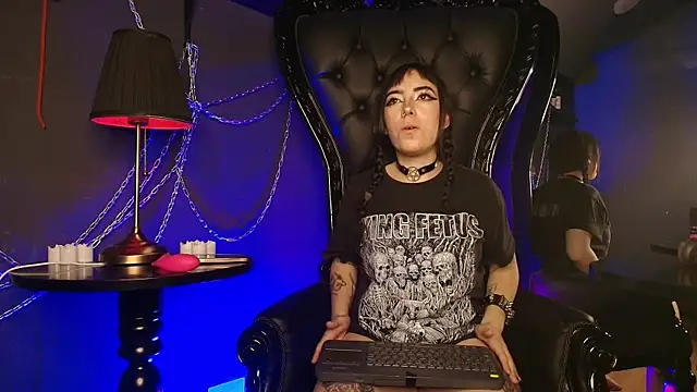 HoneyDemoni online show from April 2026 12:03:01 PM