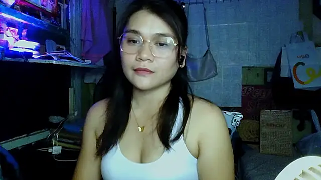 Snapshot of AniaFowler chatting on March 2026 02:53:01 PM AniaFowler online show from March 2026 02:53:01 PM