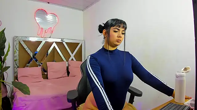 EVANGELIINE TAY online show from March 2026 11:43:01 AM