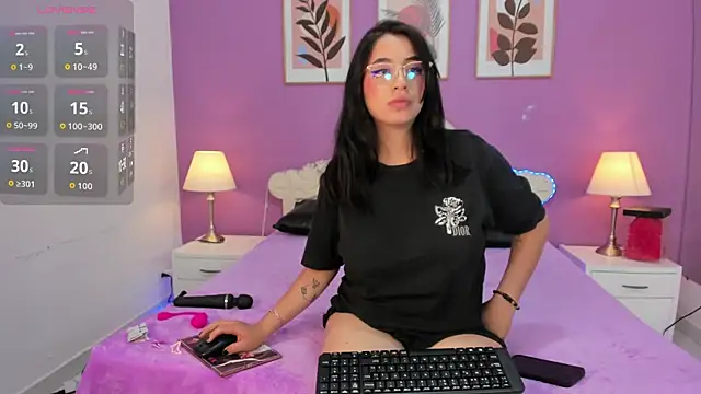 YayaQueen online show from June 2026 12:16:02 PM