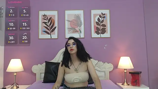 YayaQueen online show from April 2026 03:29:01 PM