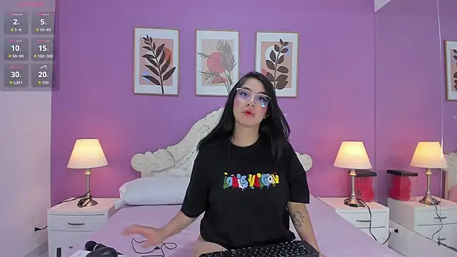 YayaQueen online show from May 2026 12:12:01 PM