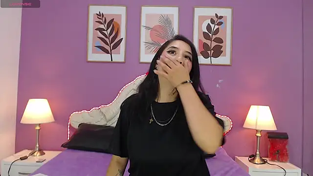 YayaQueen online show from June 2026 12:17:02 PM