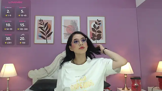 YayaQueen online show from April 2026 12:53:02 PM