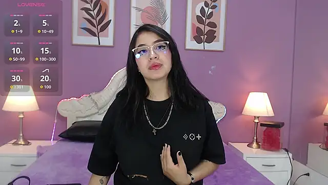 YayaQueen online show from June 2026 12:14:02 PM