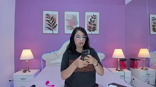 YayaQueen online show from May 2026 12:11:01 PM