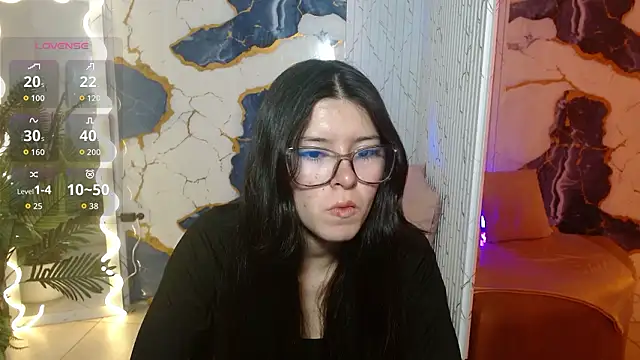 Snapshot of Emy_Tay chatting on March 2026 11:58:02 AM Emy Tay online show from March 2026 11:58:02 AM