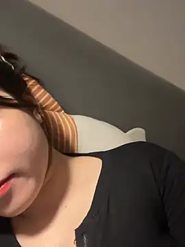 Beautiful roses online show from March 2026 05:40:01 PM