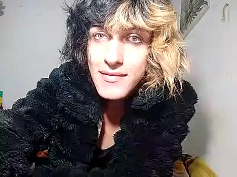 MakiMorningstar online show from May 2026 10:37:01 PM