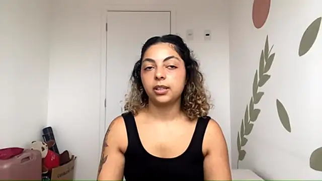 Snapshot of MarianneCassisse chatting on March 2026 01:14:02 PM MarianneCassisse online show from March 2026 01:14:02 PM