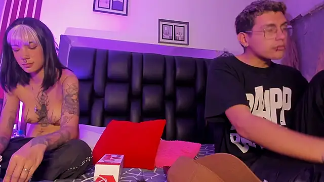 dalhia and hades online show from April 2026 12:18:02 PM