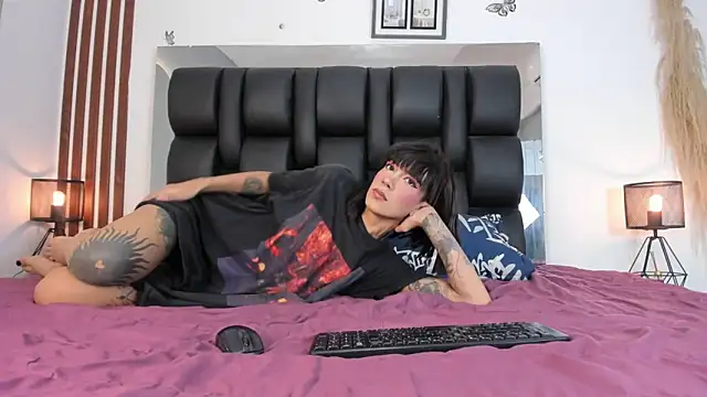 dalhia and hades online show from March 2026 12:52:01 PM