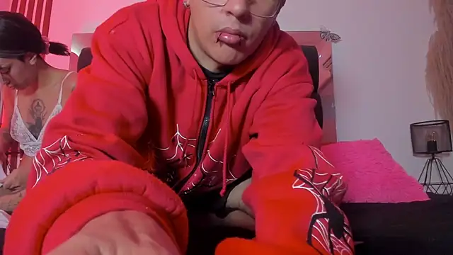 dalhia and hades online show from April 2026 12:31:02 PM