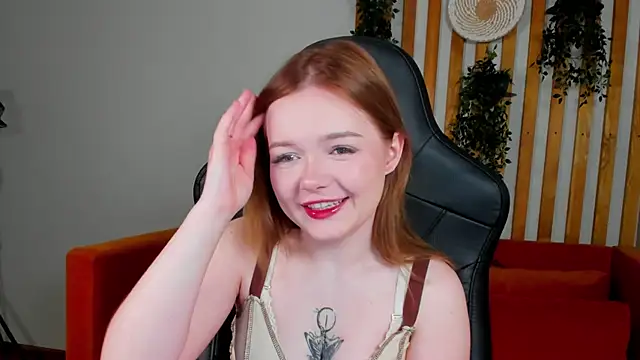 Snapshot of ElinaVale chatting on June 2026 05:13:01 AM ElinaVale online show from June 2026 05:13:01 AM
