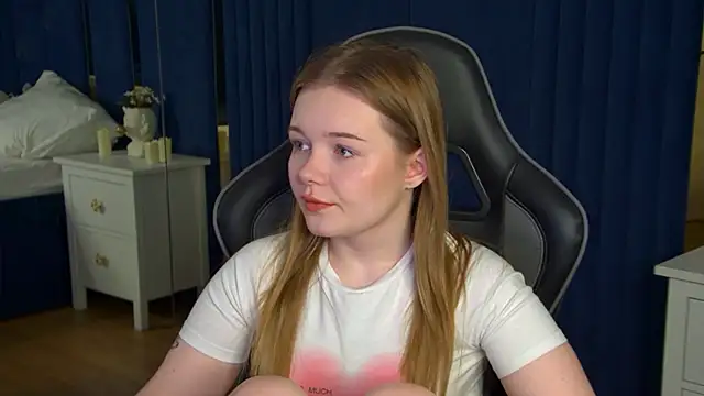 Snapshot of ElinaVale chatting on May 2026 05:10:01 PM ElinaVale online show from May 2026 05:10:01 PM