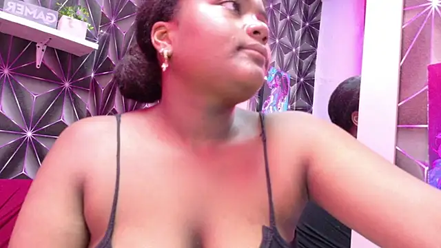 Candykss online show from April 2026 09:30:02 PM