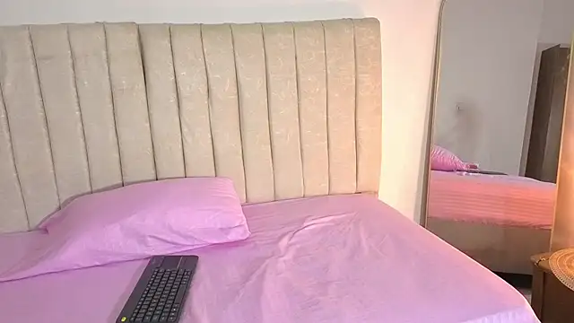 Dulceboteroph online show from March 2026 07:19:02 PM