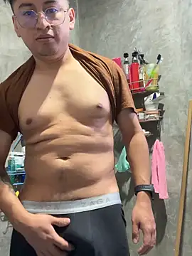 GoldenM95 online show from March 2026 07:08:02 PM