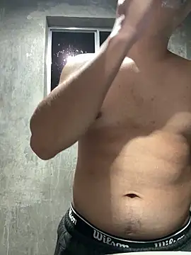 GoldenM95 online show from April 2026 03:33:01 AM