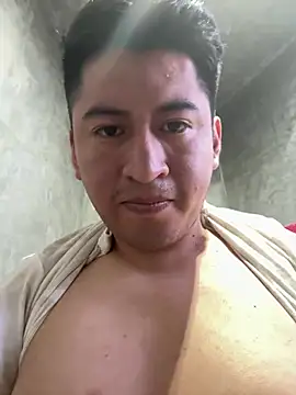 GoldenM95 online show from May 2026 06:17:02 PM