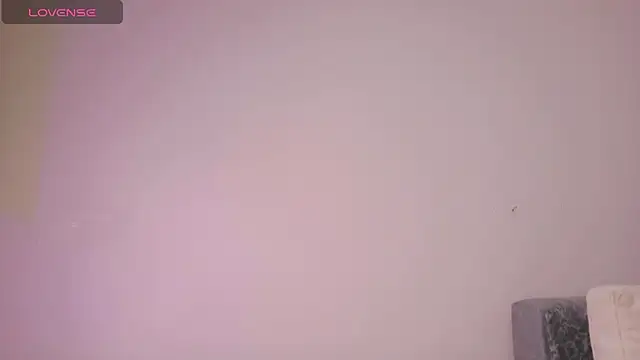 queen adhara online show from April 2026 12:01:01 PM