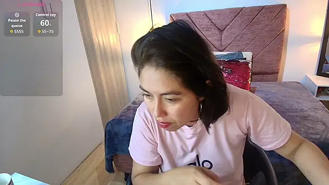 Amanda Fox   online show from April 2026 09:27:01 PM