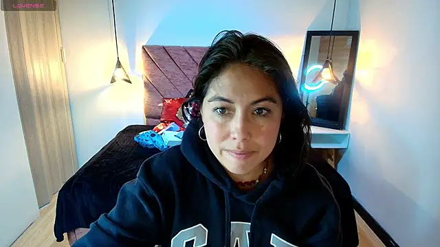 Amanda Fox   online show from April 2026 07:51:01 PM