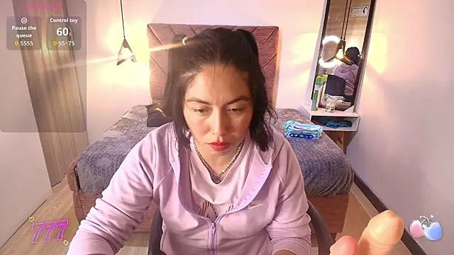 Amanda Fox   online show from March 2026 08:43:01 PM