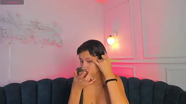 Tamara Ferrer online show from May 2026 06:39:01 PM