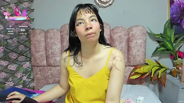 Ameliiiee online show from March 2026 06:32:02 PM