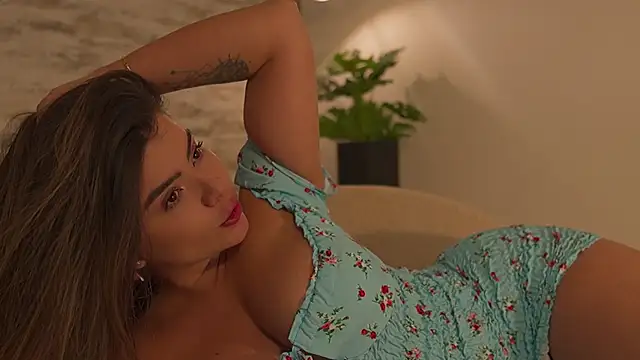 Julie Belle  online show from April 2026 10:38:02 PM