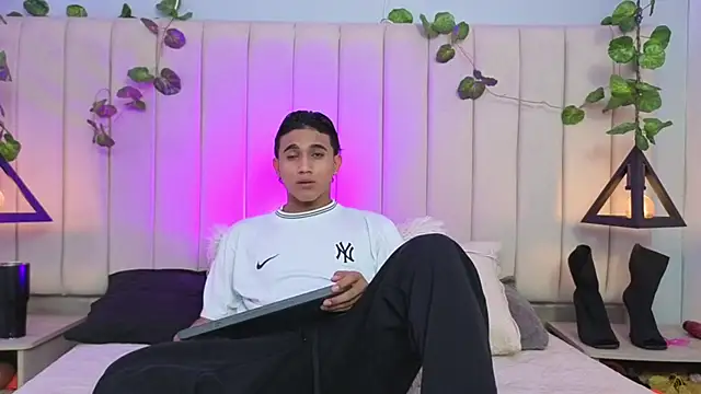 Morgan Bladee online show from April 2026 06:03:02 PM