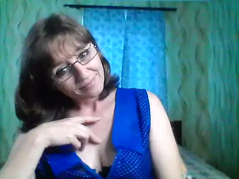 Alisaprice077 online show from April 2026 06:42:01 AM